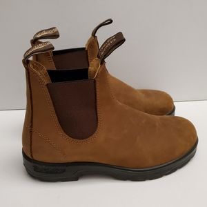 New Blundstone 562 Chelsea Ankle Boots